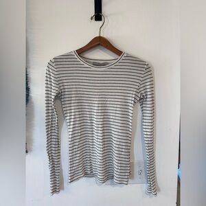 Vince Pima Cotton Long Sleeve Navy Stripe Tee Women’s Size Medium Classic Chic